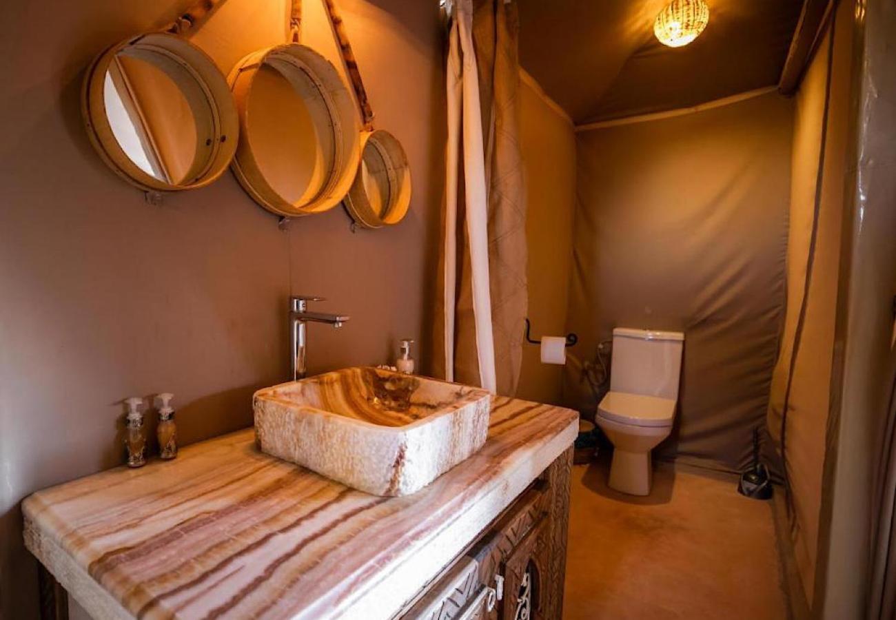 Merzouga Glossy Camp Екстериор снимка