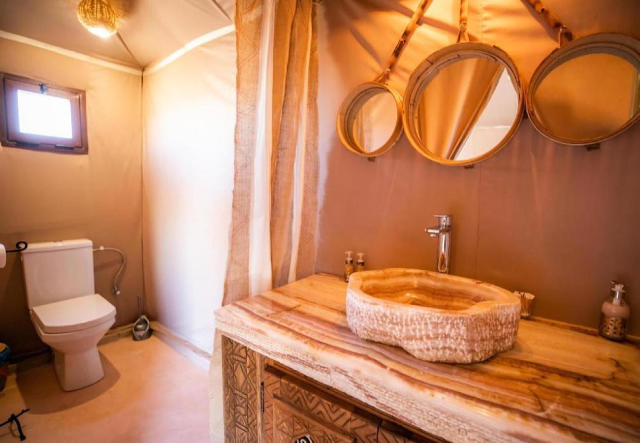Merzouga Glossy Camp Екстериор снимка