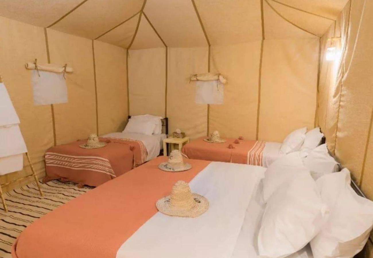 Merzouga Glossy Camp Екстериор снимка