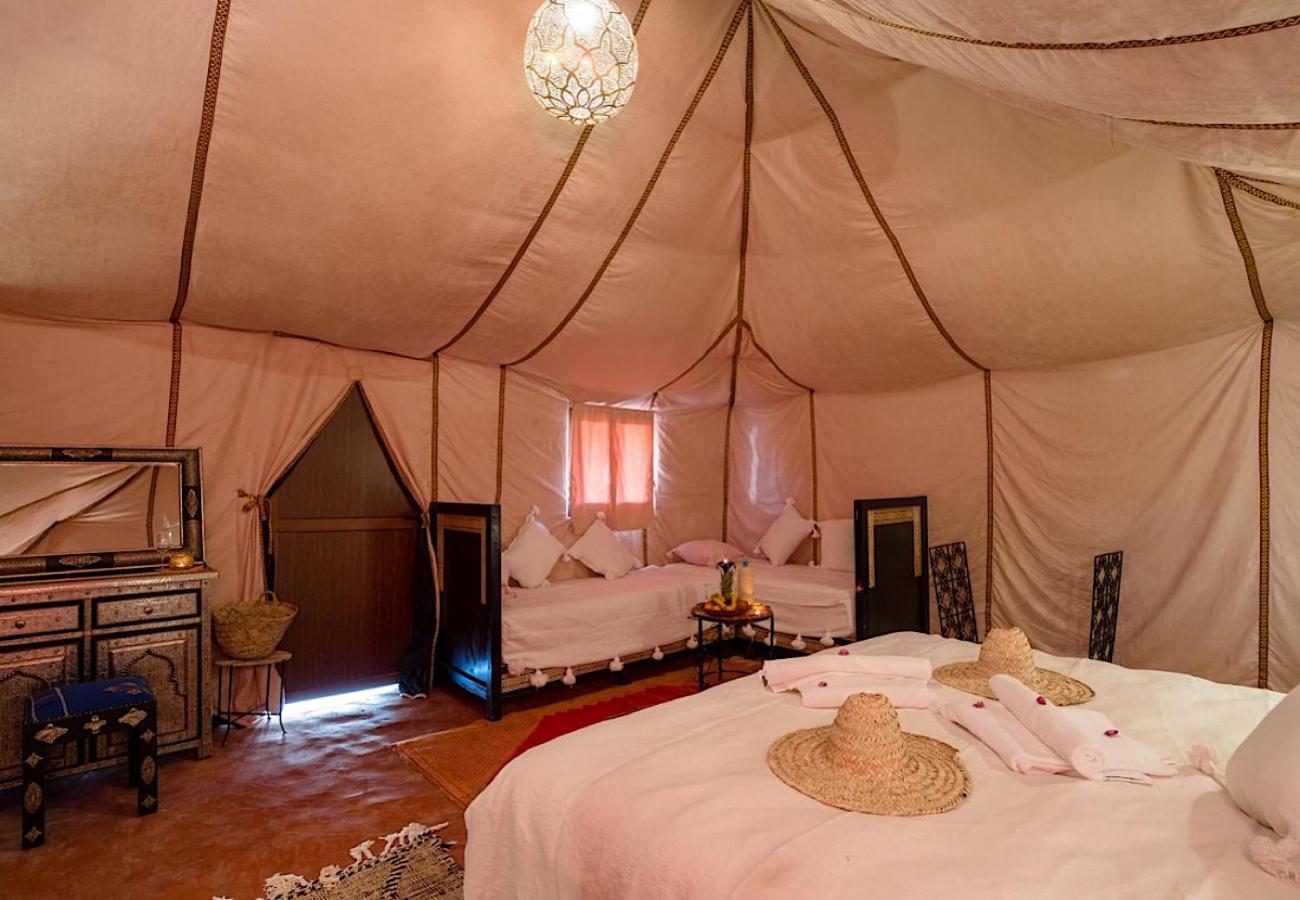Merzouga Glossy Camp Екстериор снимка
